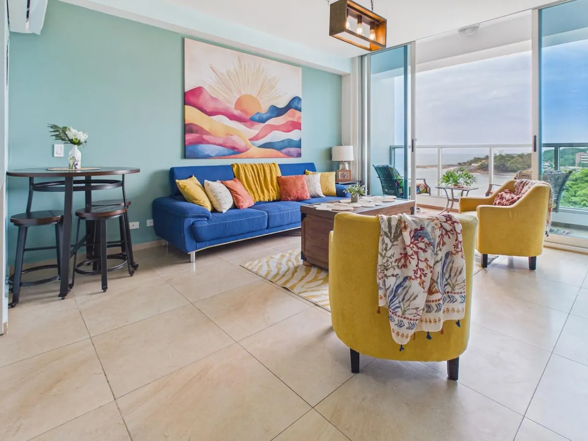 Vibrant 2 Bedroom Condo For Sale in Royal Palm