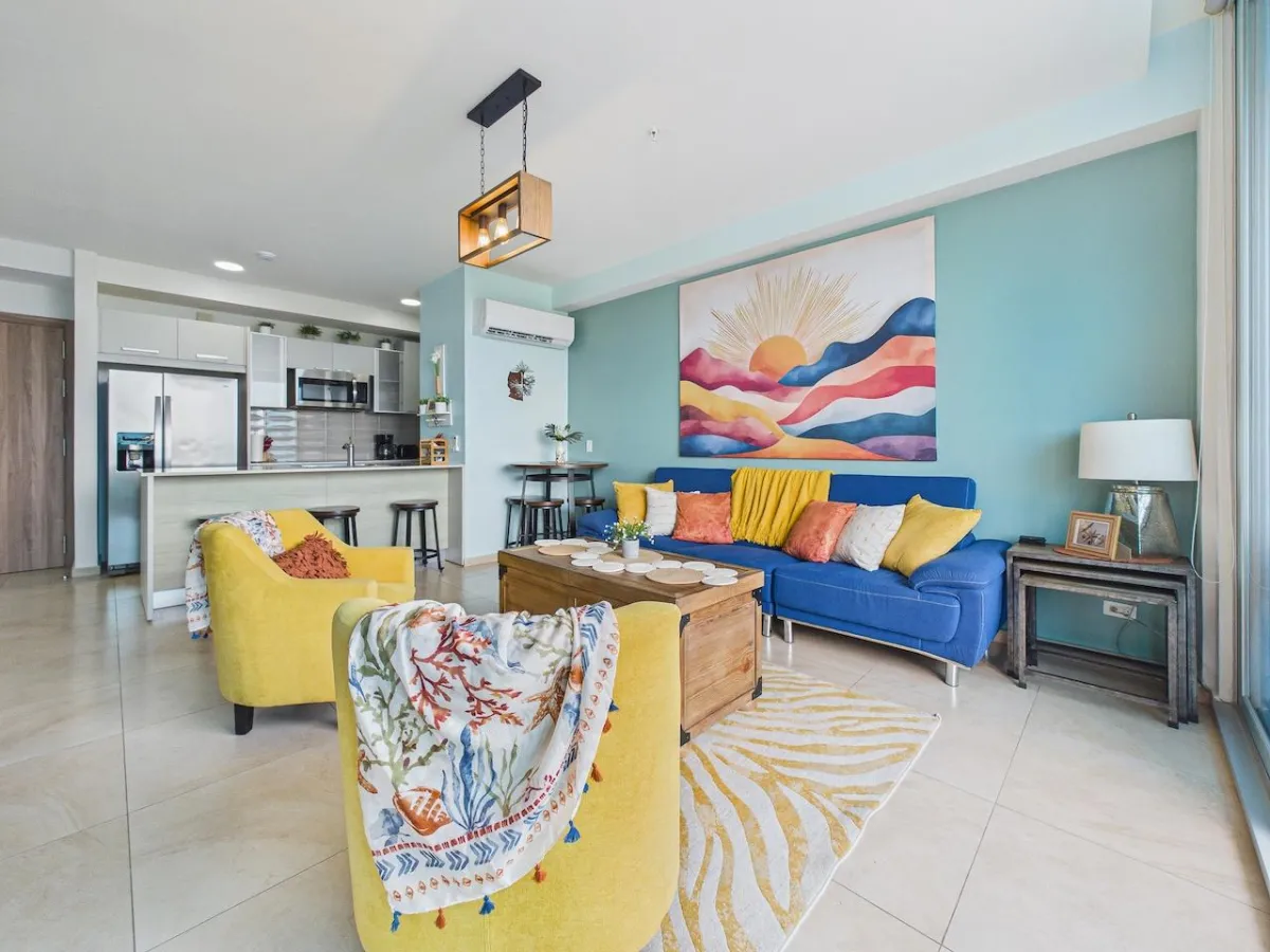 Vibrant 2 Bedroom Condo For Sale in Royal Palm