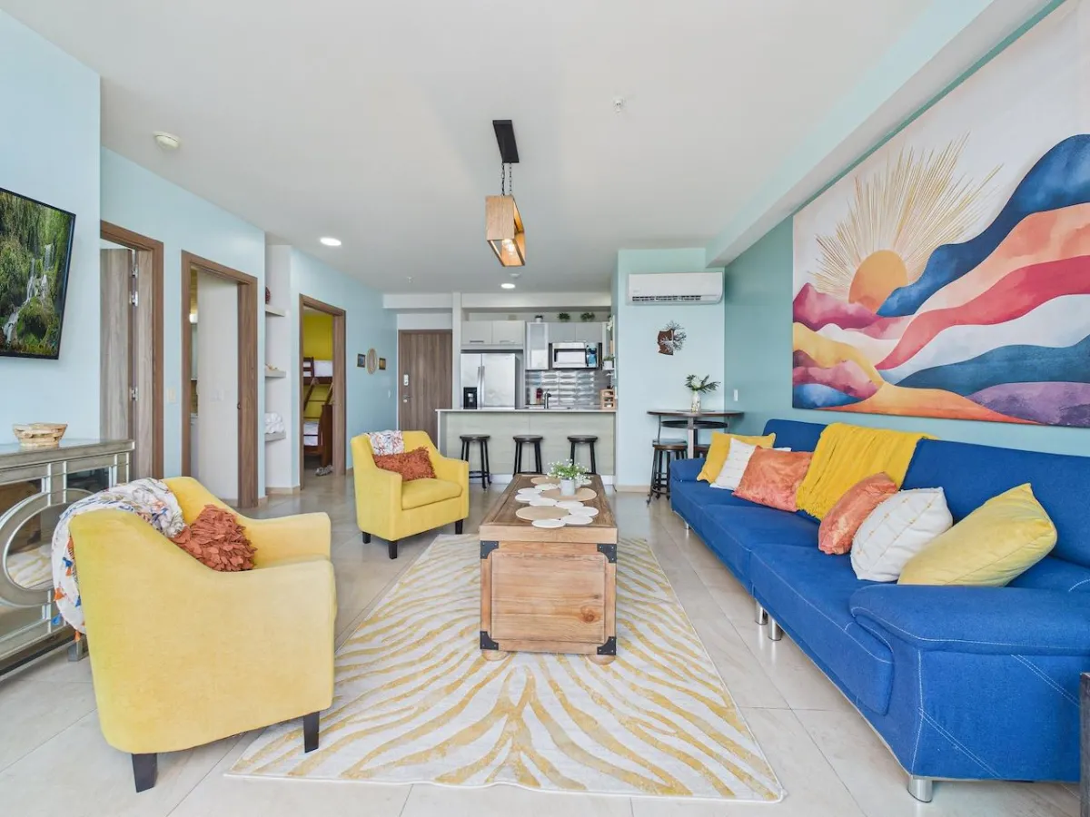 Vibrant 2 Bedroom Condo For Sale in Royal Palm