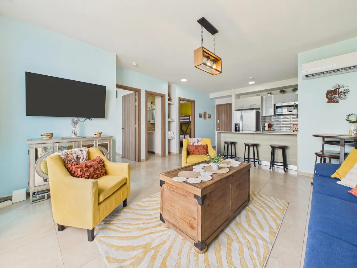Vibrant 2 Bedroom Condo For Sale in Royal Palm