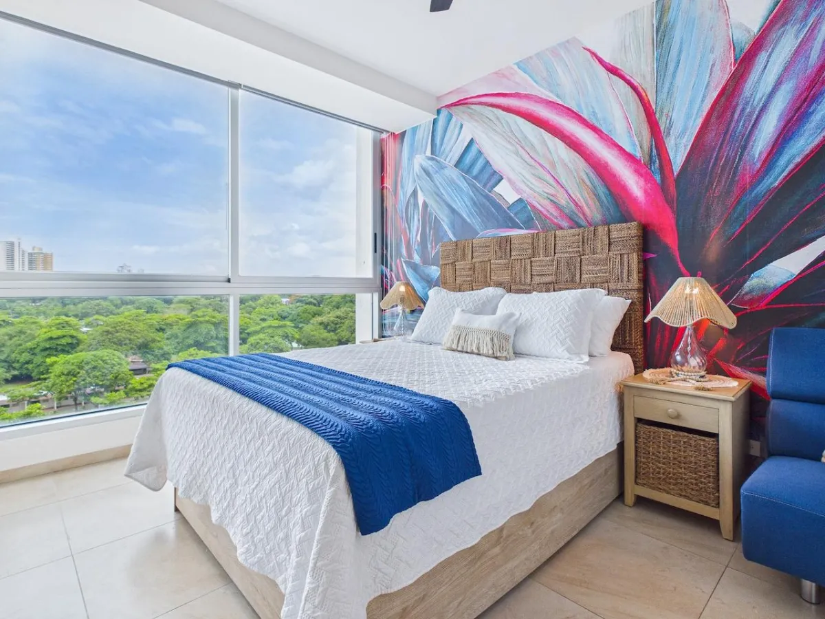 Vibrant 2 Bedroom Condo For Sale in Royal Palm