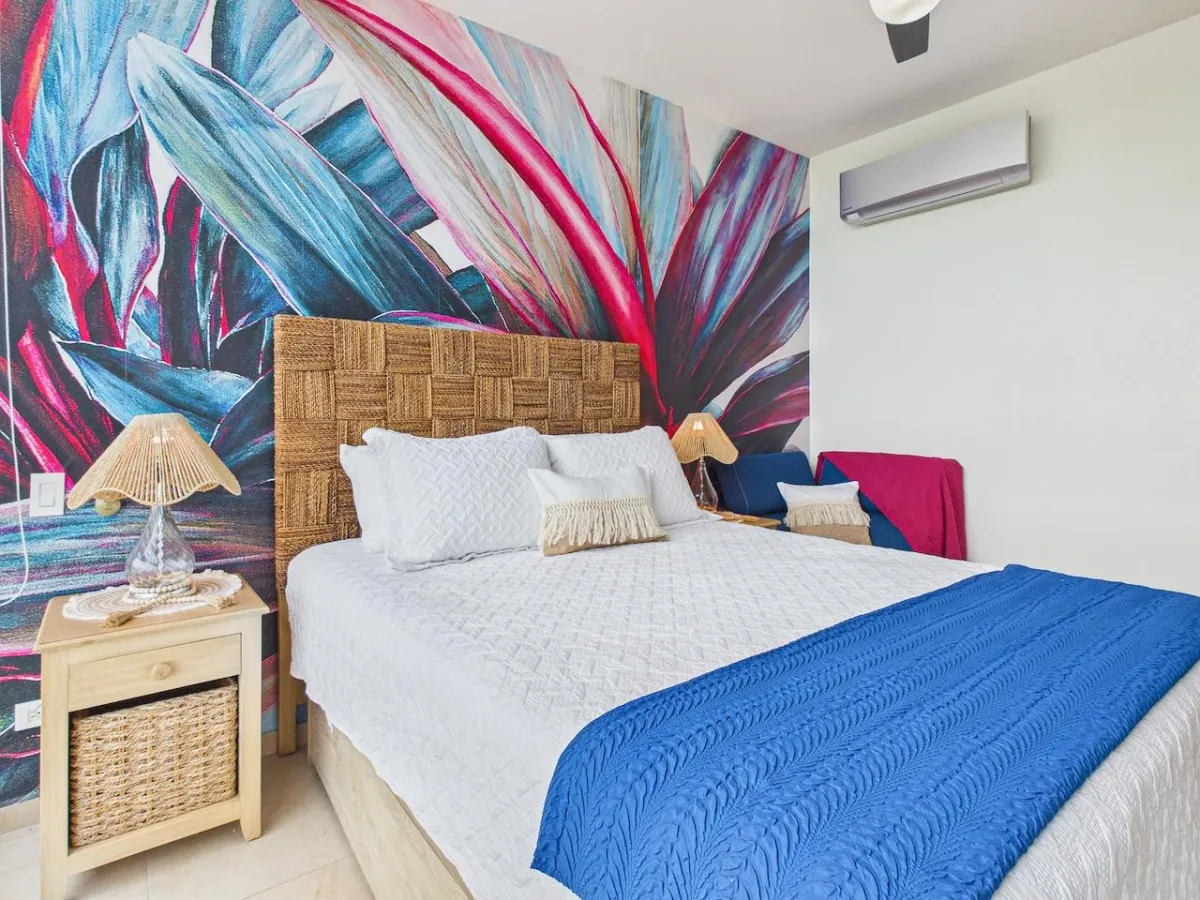 Vibrant 2 Bedroom Condo For Sale in Royal Palm