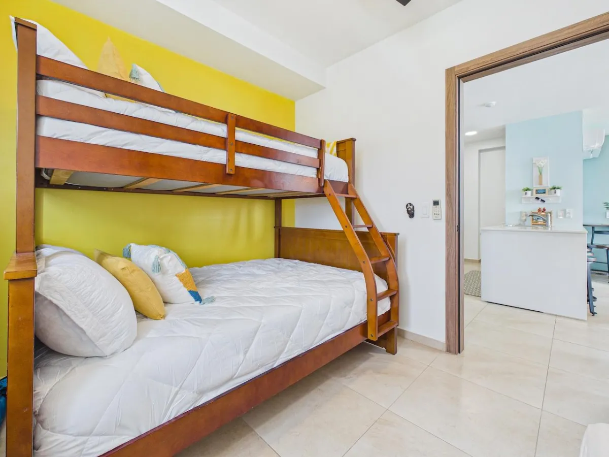Vibrant 2 Bedroom Condo For Sale in Royal Palm