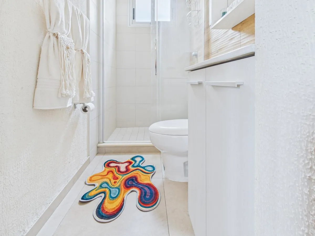 Vibrant 2 Bedroom Condo For Sale in Royal Palm