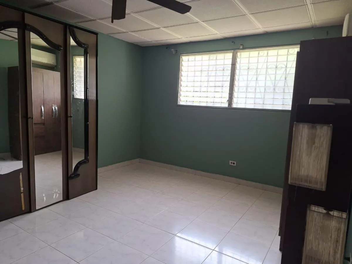 House with pool on the main road of Nueva Gorgona
