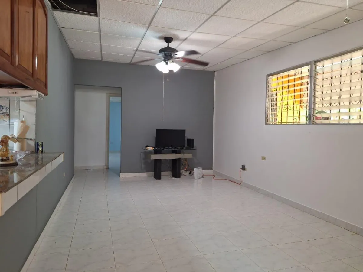 House with pool on the main road of Nueva Gorgona