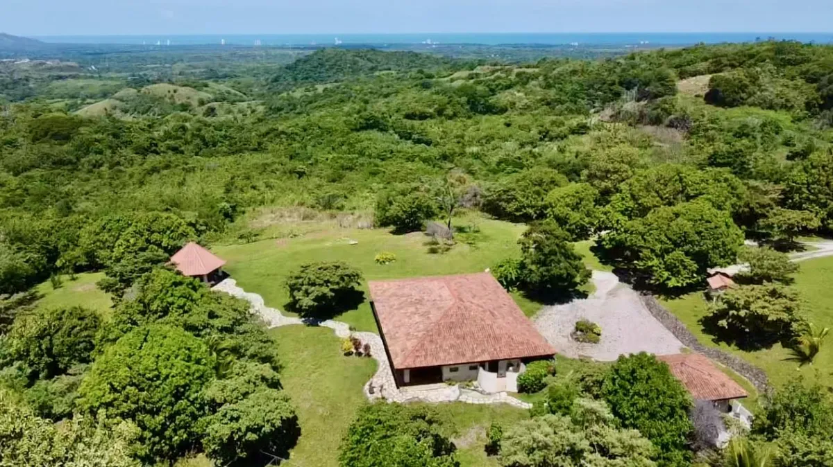MOUNTAIN VILLA WITH OCEAN VIEW