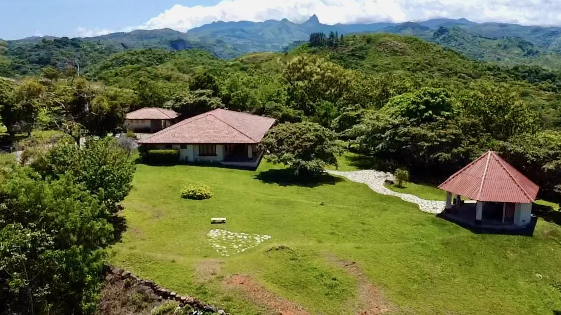 MOUNTAIN VILLA WITH OCEAN VIEW
