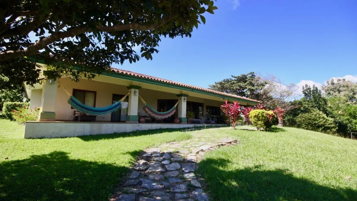 MOUNTAIN VILLA WITH OCEAN VIEW