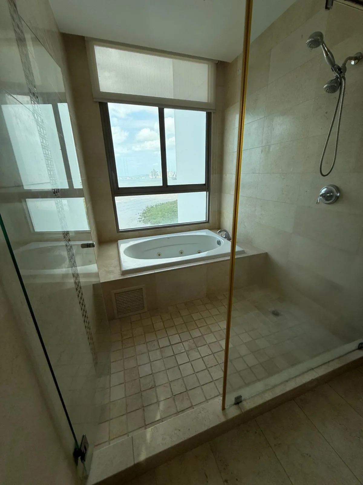 PH PARAMOUNT A LA VENTA