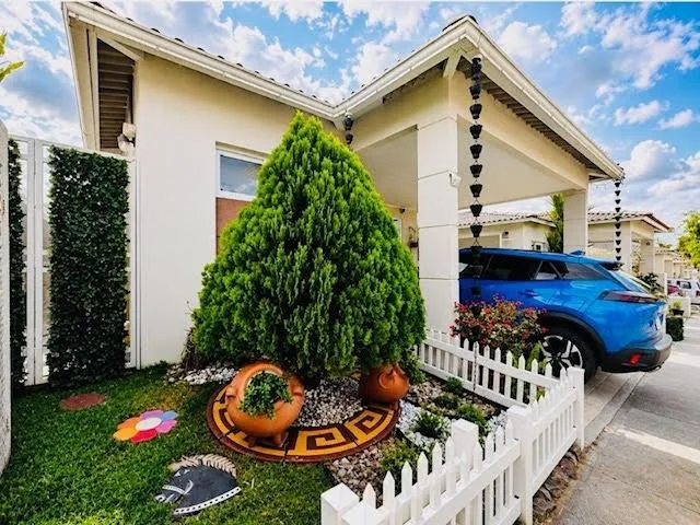 Single-family house for sale in Costa Verde.