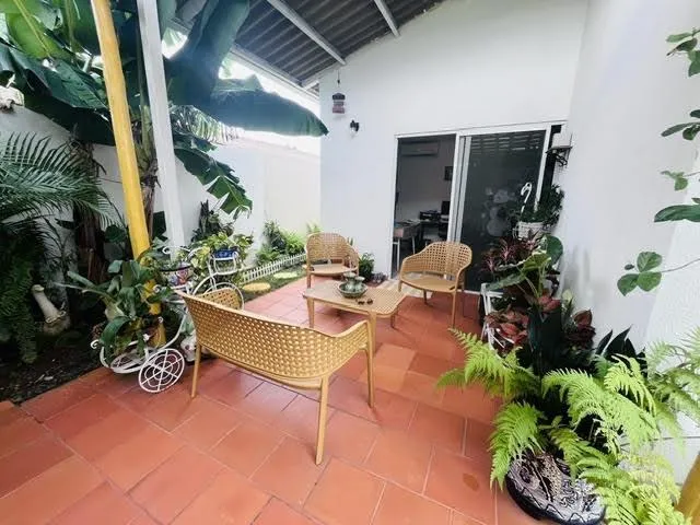 Single-family house for sale in Costa Verde.