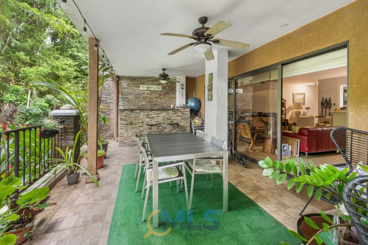 APARTMENT WITH TERRACE IN EMBASSY CLUB COURTYARD