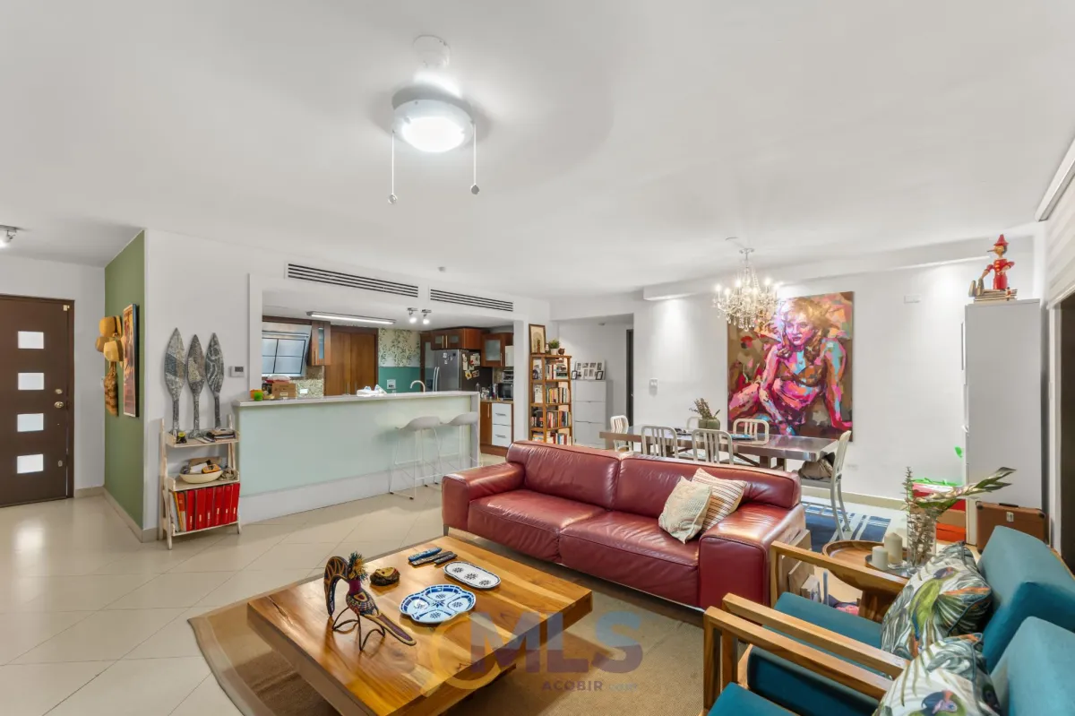APARTMENT WITH TERRACE IN EMBASSY CLUB COURTYARD