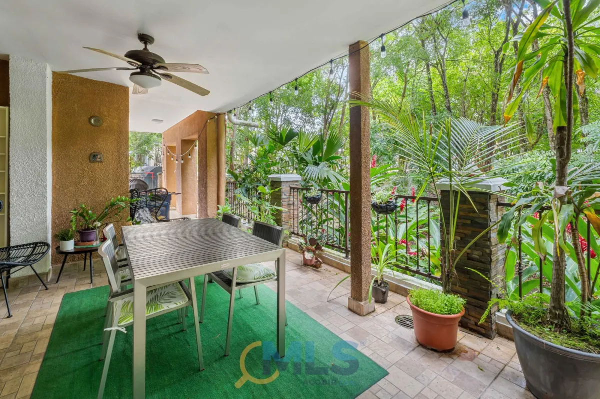 APARTMENT WITH TERRACE IN EMBASSY CLUB COURTYARD