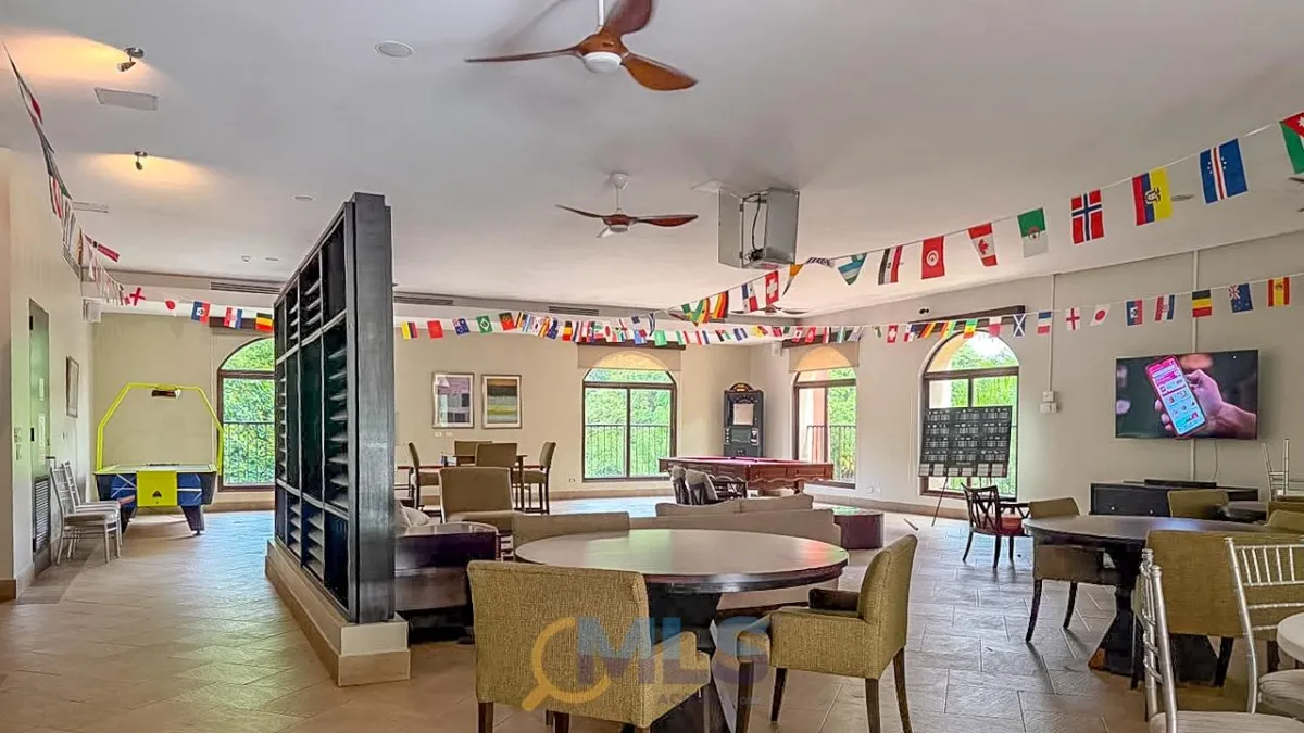 APARTMENT WITH TERRACE IN EMBASSY CLUB COURTYARD