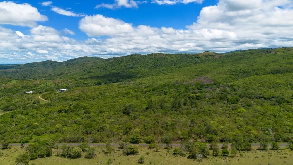 Spacious 59,086 m² Land in Síndigo, Caldera