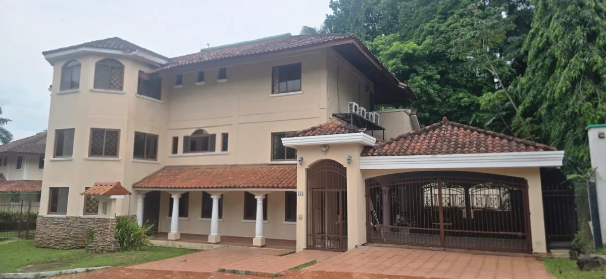 Exclusive Residence for Sale in Albrook