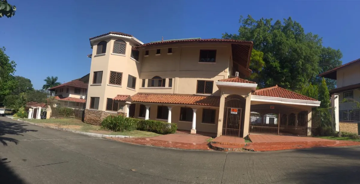 Exclusive Residence for Sale in Albrook