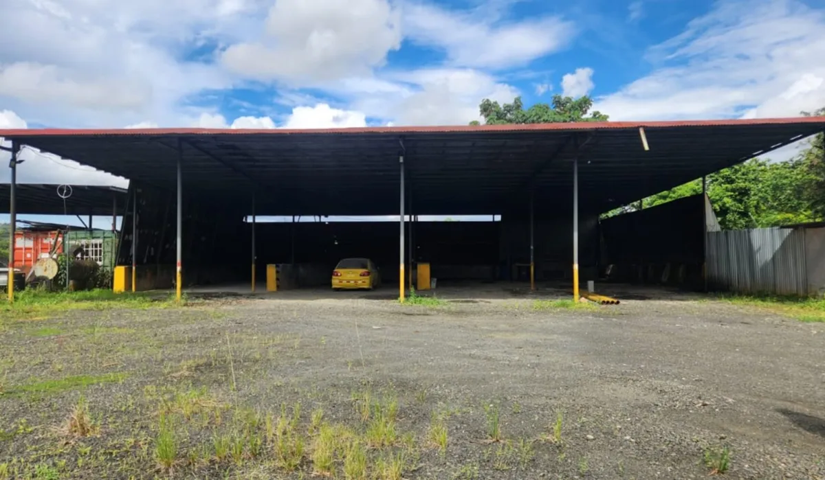Warehouse for Lease – 1,400 m² Lo