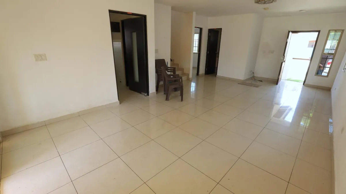 Two-story house for sale in Costa Verde