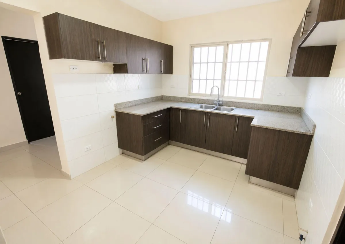 Two-story house for sale in Costa Verde