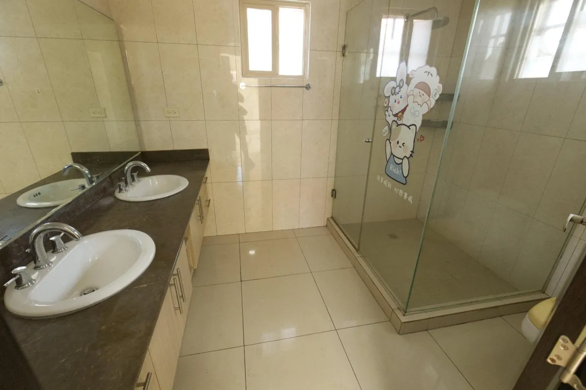 Two-story house for sale in Costa Verde