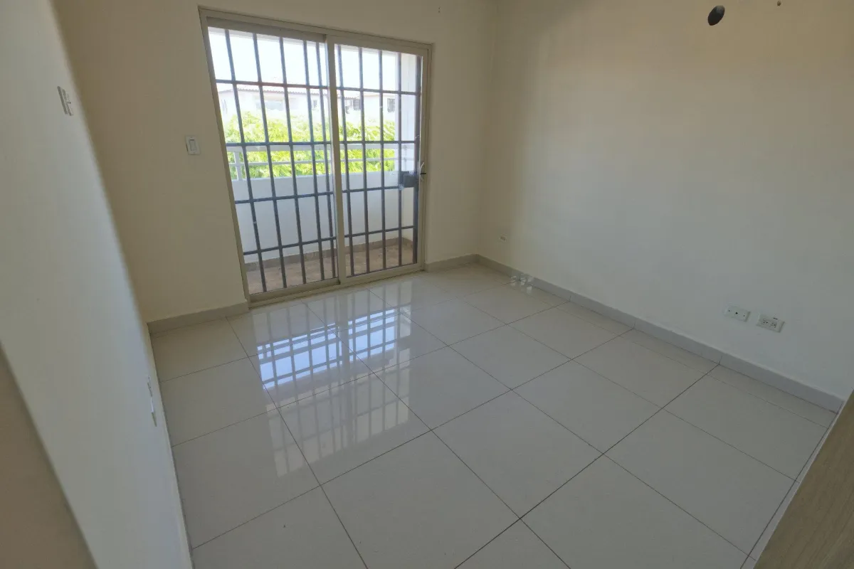 Two-story house for sale in Costa Verde