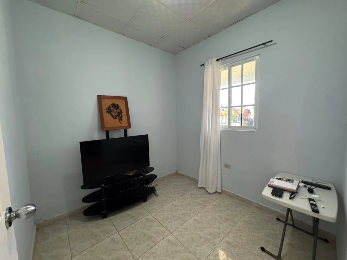 HOUSE FOR SALE ON BOULEVARD DE LAS TABLAS