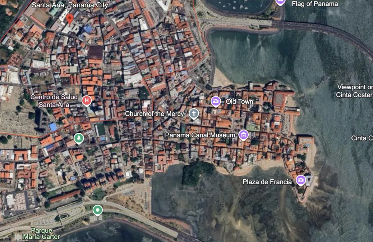 Edificio para restaurar en Santa Ana. (Casa Carolina)