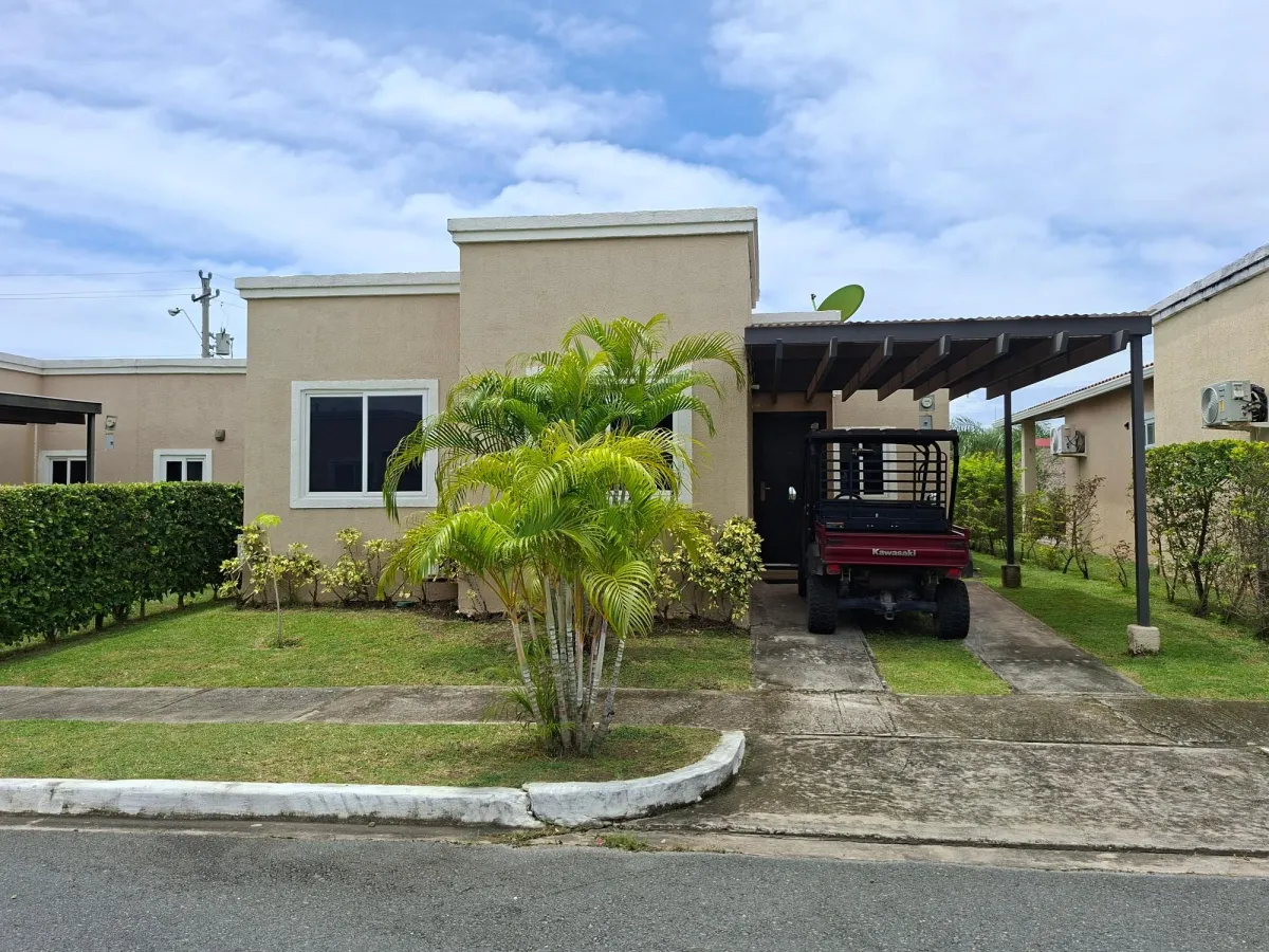 HOUSE FOR SALE [BEHIND COMPLETE SOCIAL AREA]