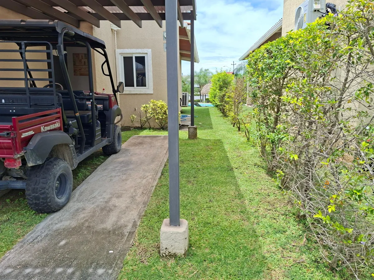 HOUSE FOR SALE [BEHIND COMPLETE SOCIAL AREA]