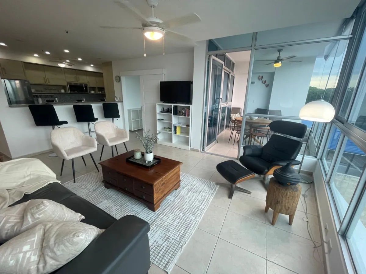 Apartamento de 2 habitaciones en PH Coronado Bay lado del amanecer