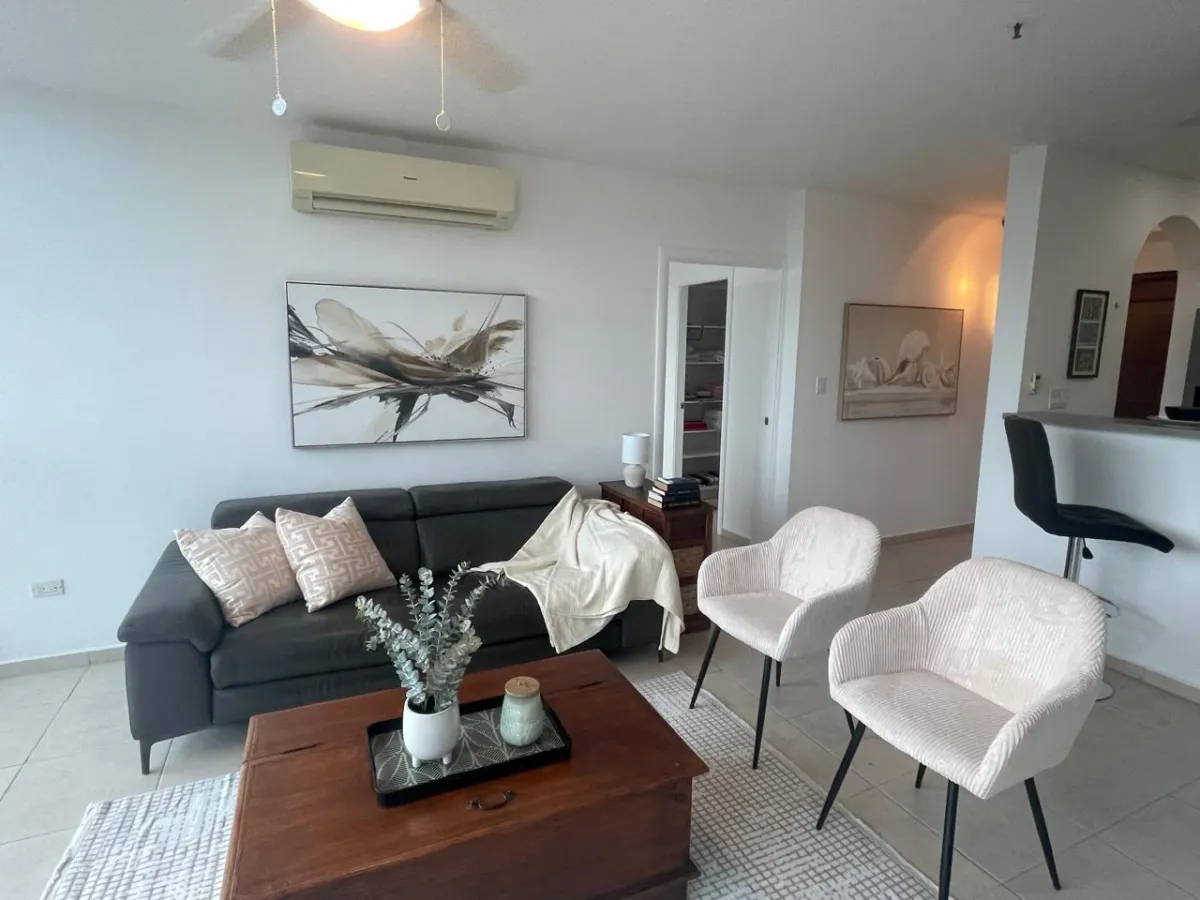 Apartamento de 2 habitaciones en PH Coronado Bay lado del amanecer