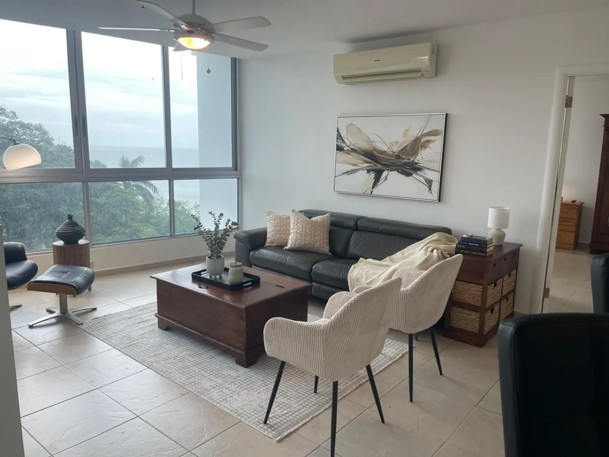 Apartamento de 2 habitaciones en PH Coronado Bay lado del amanecer