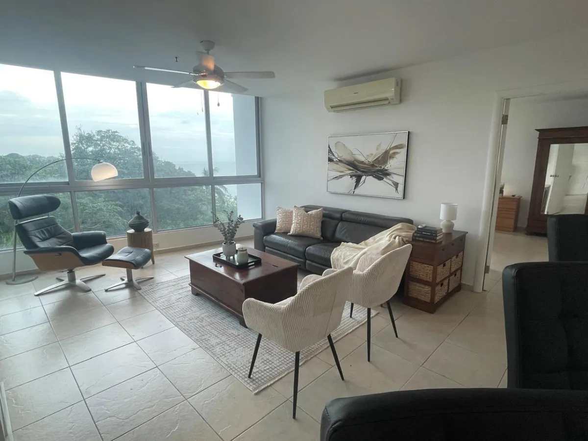 Apartamento de 2 habitaciones en PH Coronado Bay lado del amanecer