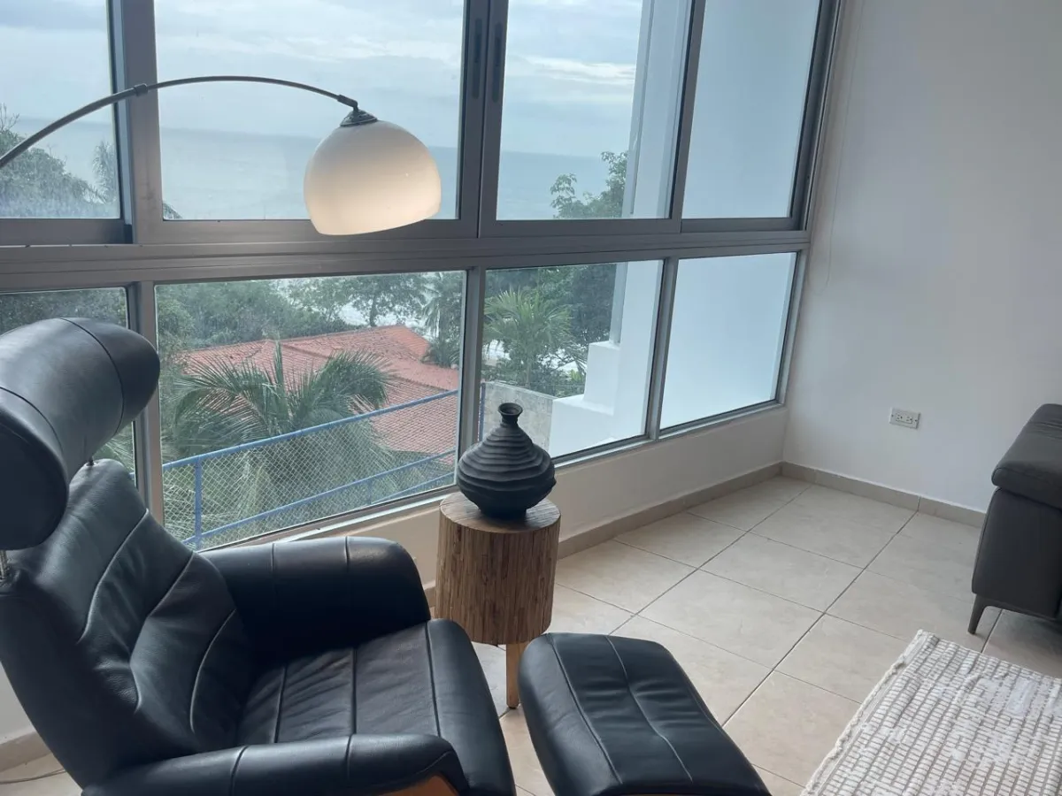 Apartamento de 2 habitaciones en PH Coronado Bay lado del amanecer