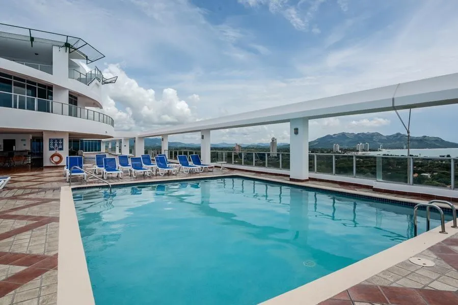 2 Bedroom Ph Coronado Bay Sunrise Side Apartment