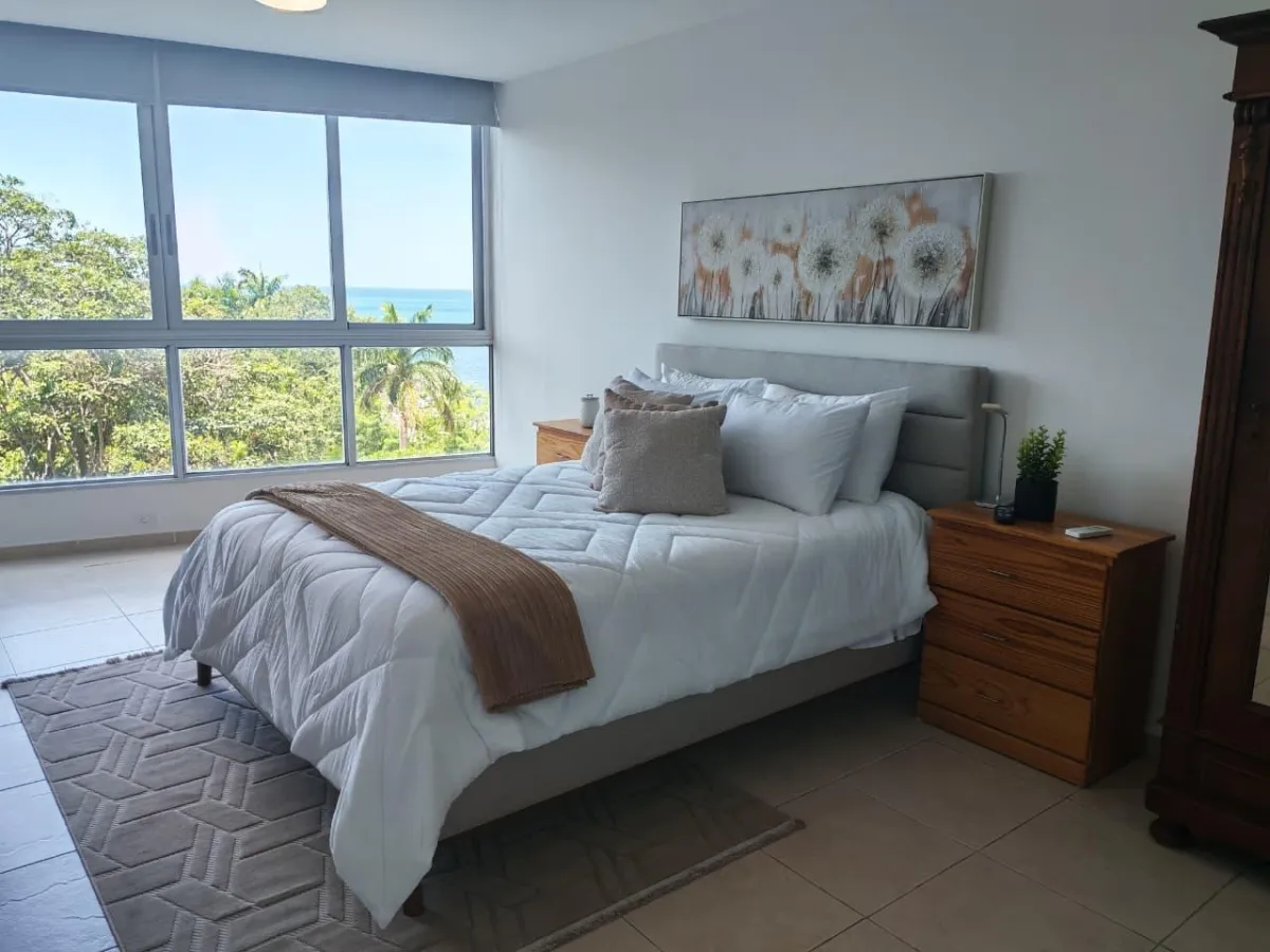 2 Bedroom Ph Coronado Bay Sunrise Side Apartment