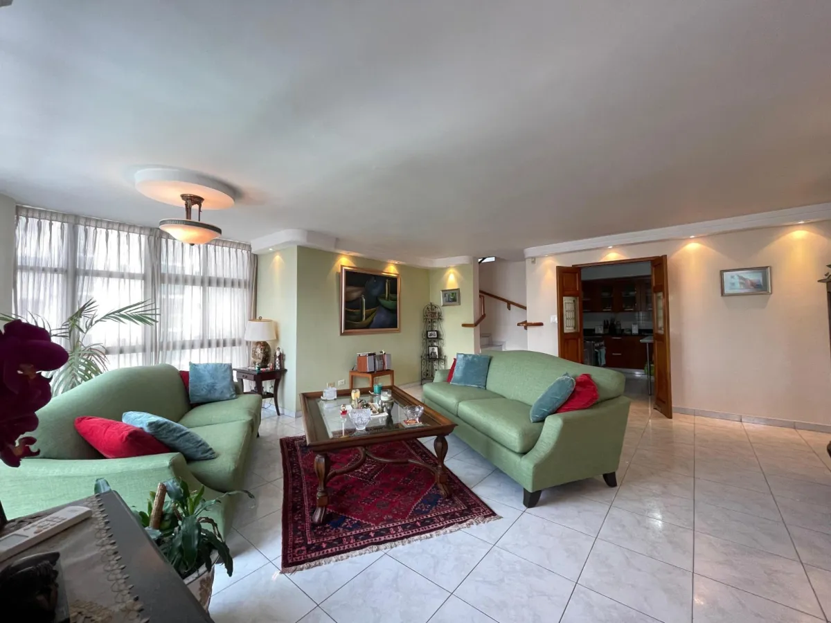 SPACIOUS PENTHOUSE FOR SALE IN SAN FRANCISCO