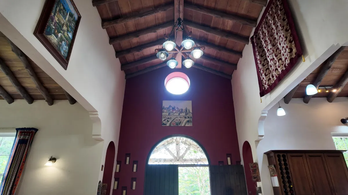 Spacious Home for Sale in Altos del Maria with Pan