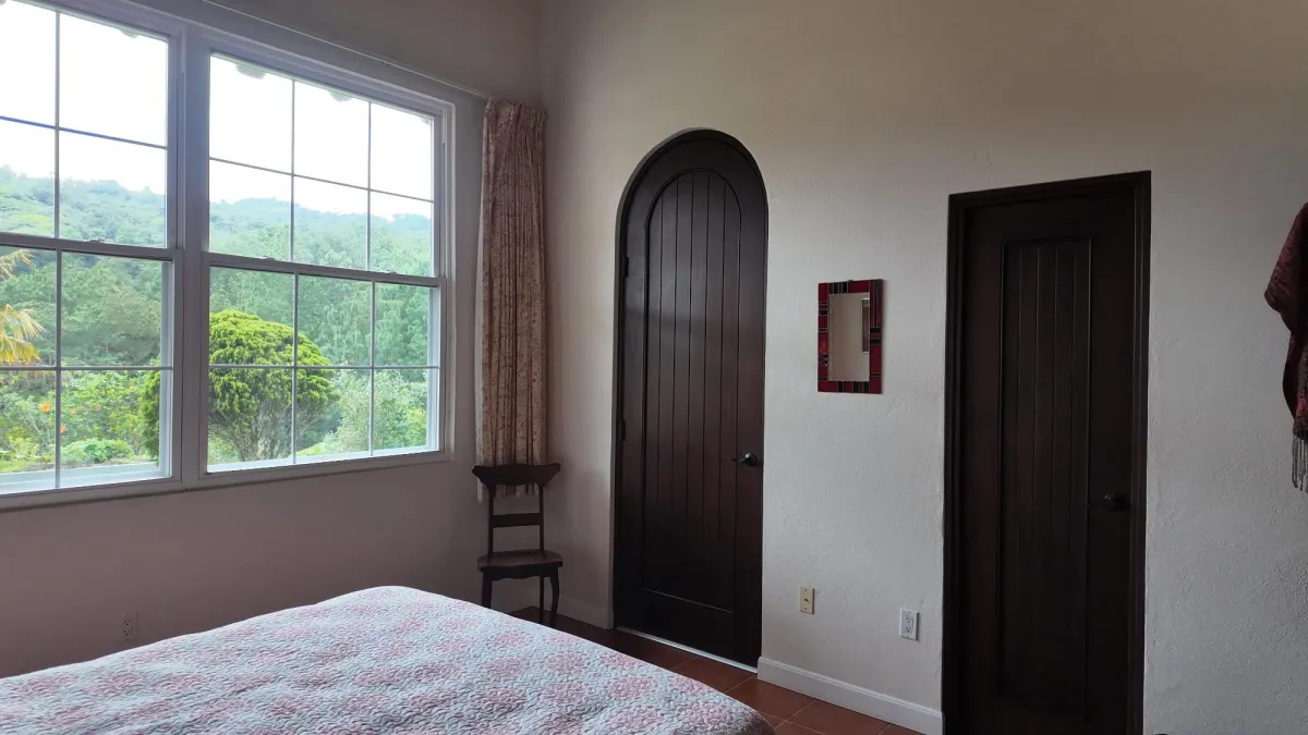 Spacious Home for Sale in Altos del Maria with Pan