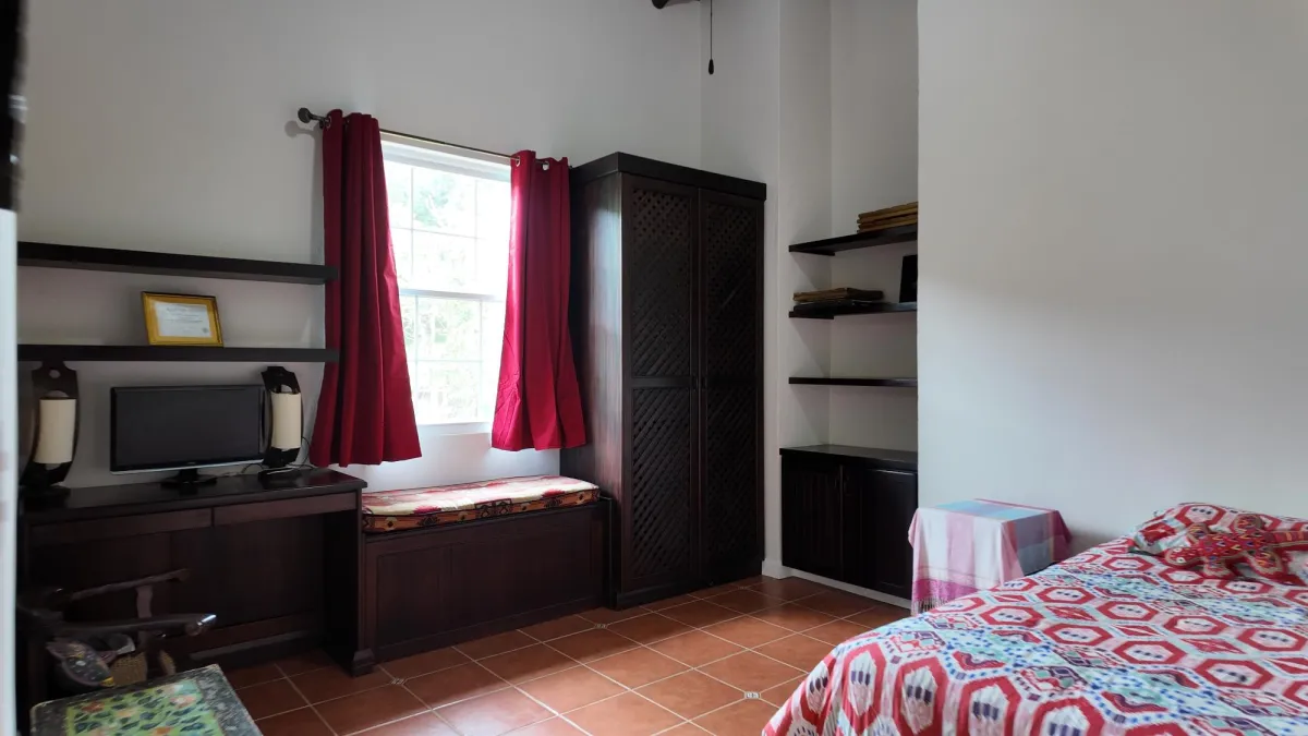 Spacious Home for Sale in Altos del Maria with Pan