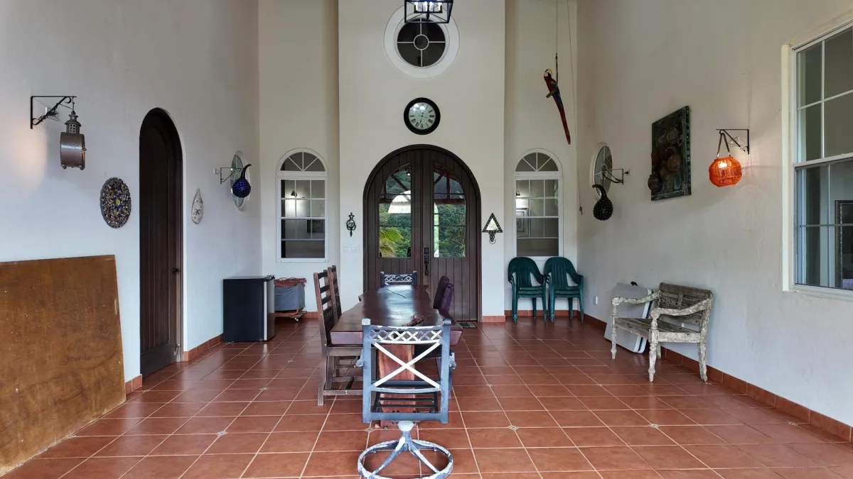 Spacious Home for Sale in Altos del Maria with Pan