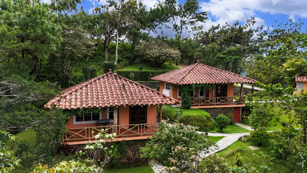 Spacious Home for Sale in Altos del Maria with Pan
