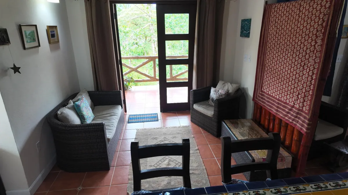 Spacious Home for Sale in Altos del Maria with Pan