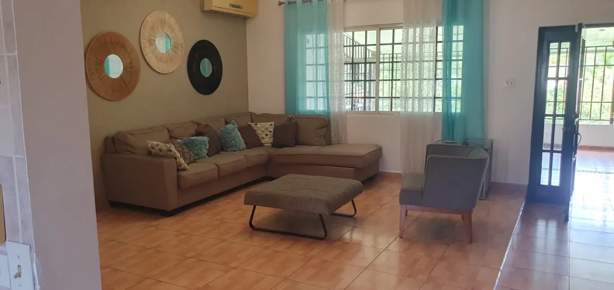 House for rent in Villa Natalia David