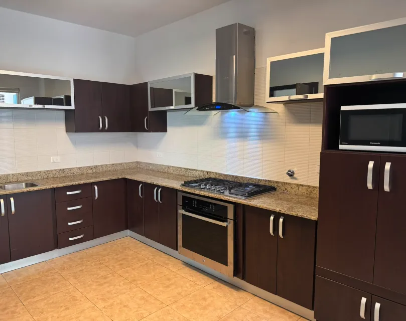 Appartement à Costa del Este à louer