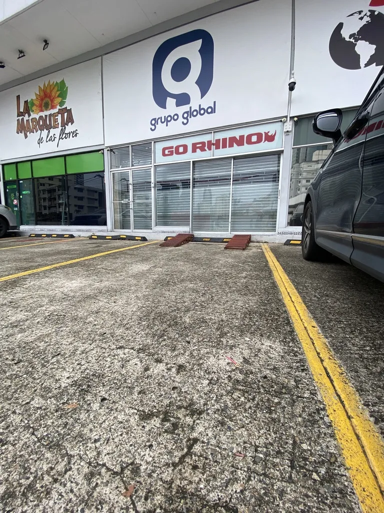 Espace commercial à Via Porras à louer