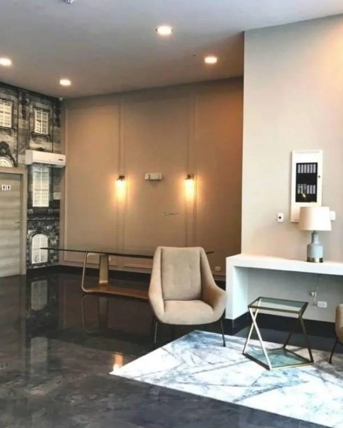 Apartment for sale steps from the metro